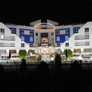 Golden Park Hotel & Resort